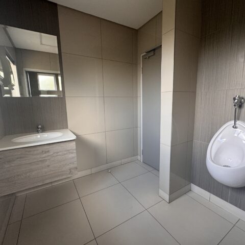 Bldg 39 - FF Gents Bldg 39 - FF Gents